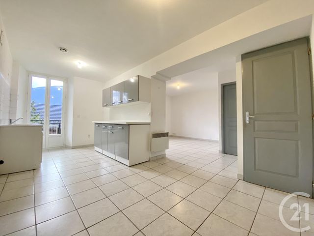 Appartement T3 à louer - 3 pièces - 67.24 m2 - ST PIERRE D ALBIGNY - 73 - RHONE-ALPES - Century 21 Arlaud Transaction